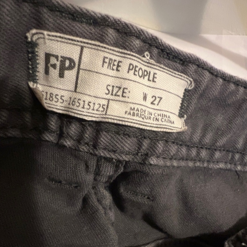 FP Free People Cropped Jeans Women's Size W 27 Gray Mid Rise Distressed Raw Hem - Picture 4 of 8